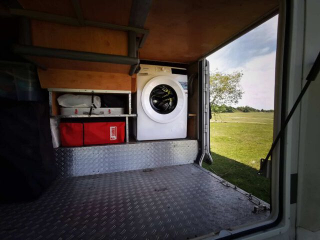 Vanlife_Universe_Wohnmobil_Waschmaschine_Camper